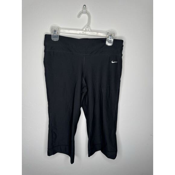 Nike Pants Women's Medium M Black Capri Flare Wide Leg Activewear Athletic‎ - Picture 1 of 4